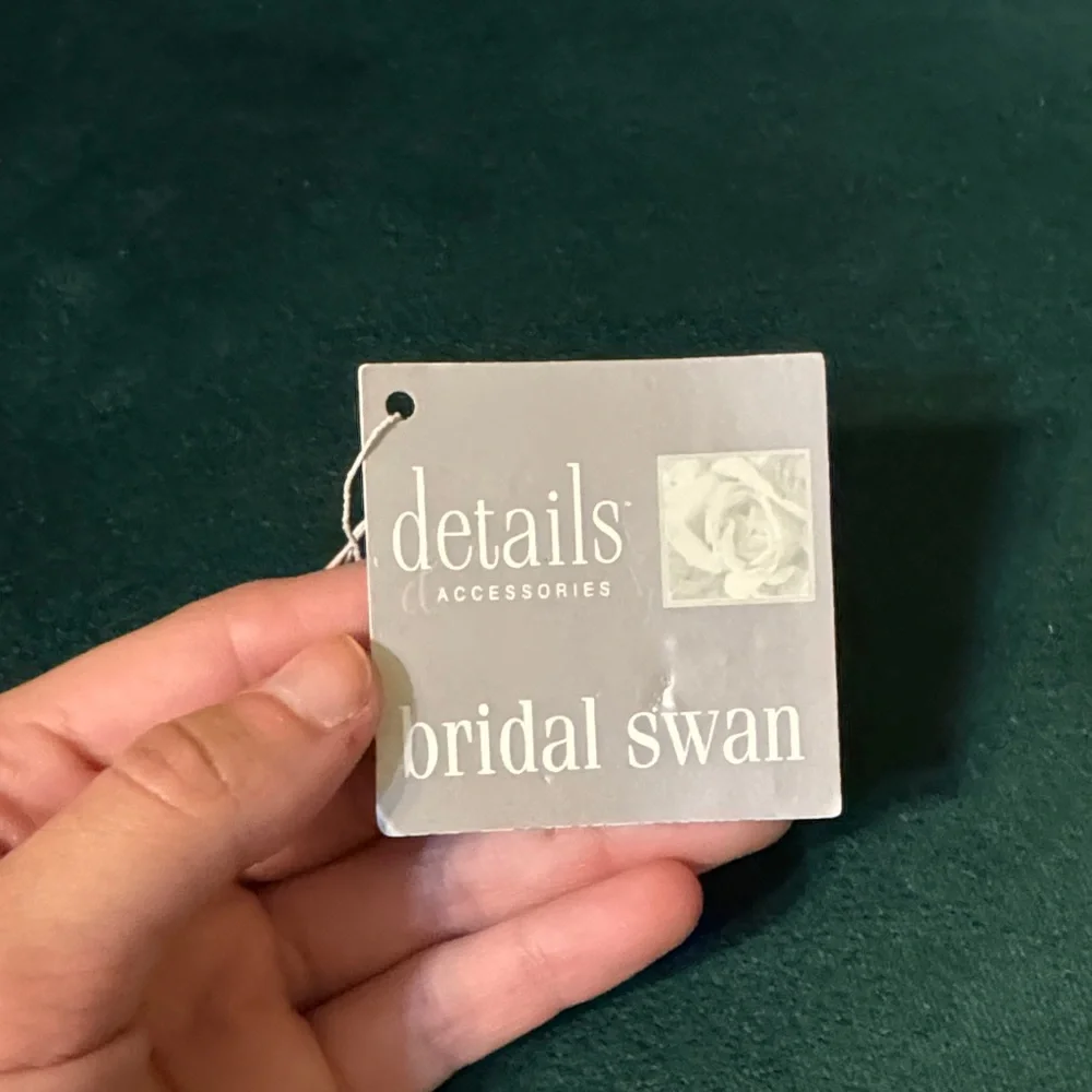 Vintage Resin Bridal Swan Figurine for Wedding Cake Topper